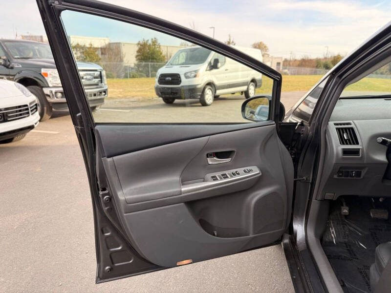 2012 Toyota Prius v Five