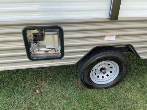 2023 Coleman 17B