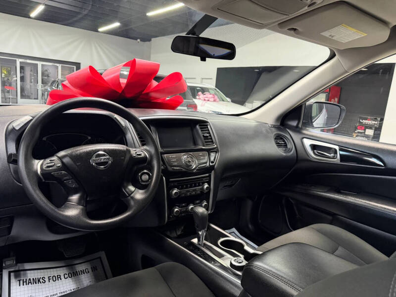 2020 Nissan Pathfinder S