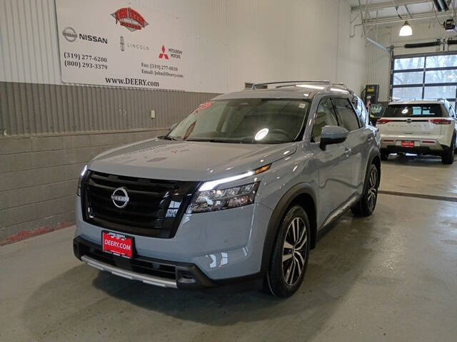 2025 Nissan Pathfinder Platinum