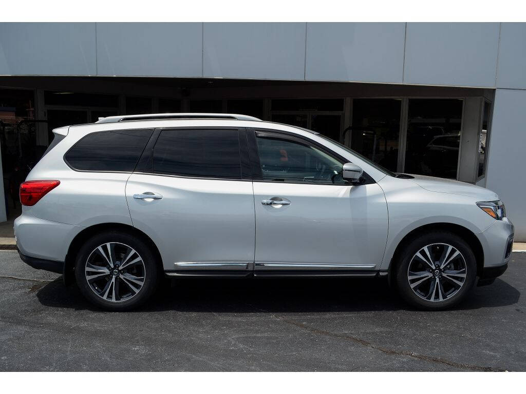 2020 Nissan Pathfinder for sale at EARL DUFF PRE-OWNED CENTER in Harriman, TN