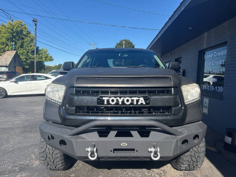 2017 Toyota Tundra Limited's photo