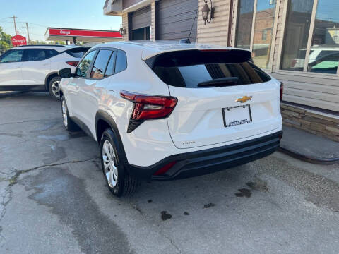 2025 Chevrolet Trax LS