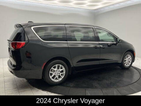 2024 Chrysler Voyager LX