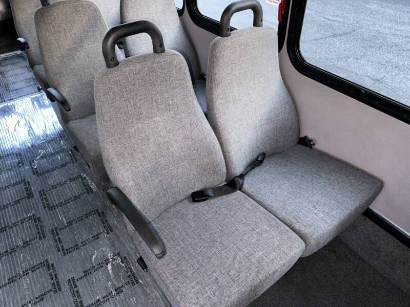 2013 Ford E-Series E-450 SD