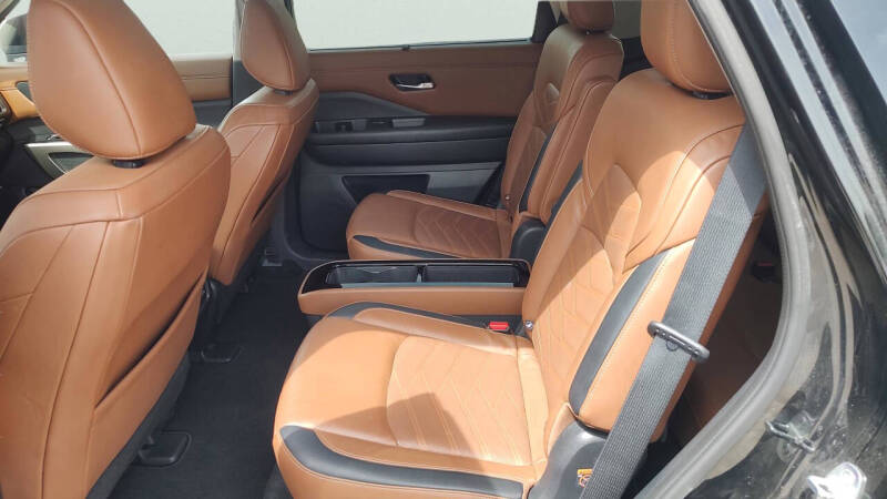 2022 Nissan Pathfinder Platinum