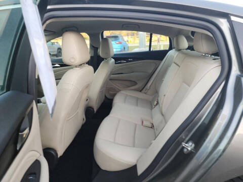 2018 Buick Regal Sportback Essence