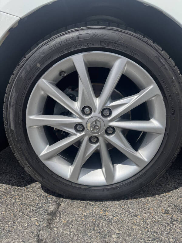 2012 Toyota Prius v Five