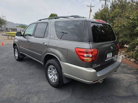 2004 Toyota Sequoia SR5