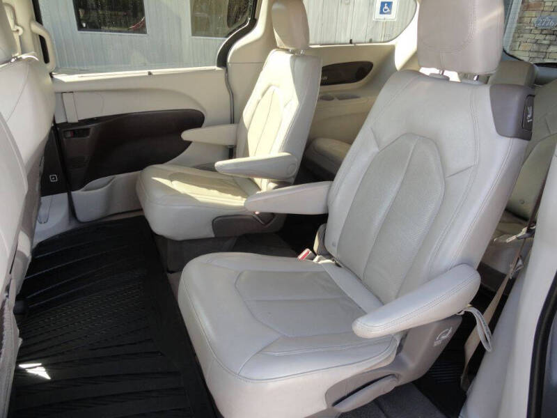 2021 Chrysler Pacifica Touring L