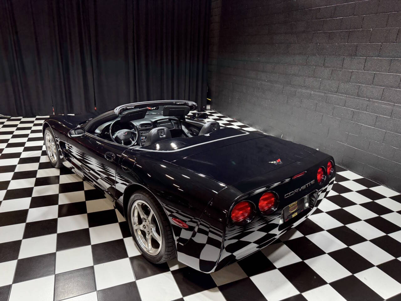 2004 Chevrolet Corvette 22