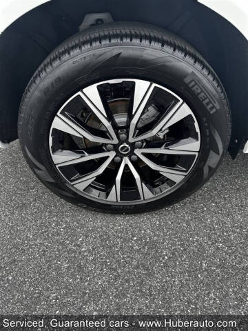 2023 Volvo XC60 B5 Plus Dark Theme