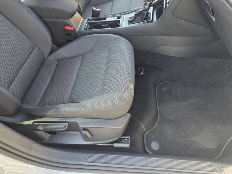 2019 Volkswagen e-Golf SE