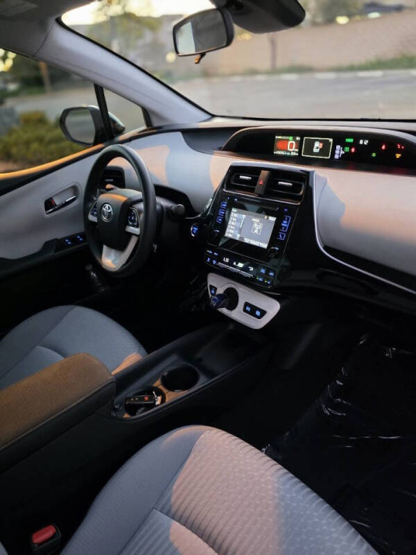 2017 Toyota Prius Two
