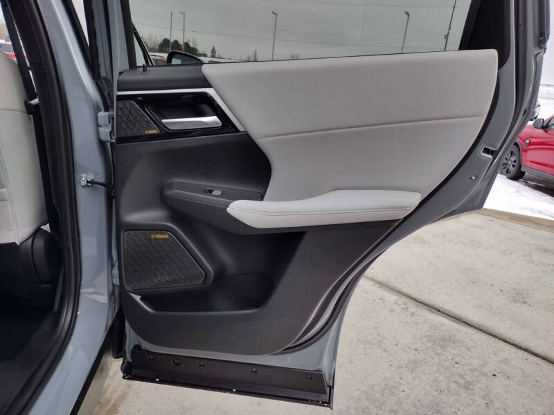 2026 Mitsubishi Outlander SE