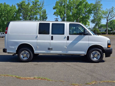 2022 Chevrolet Express 2500