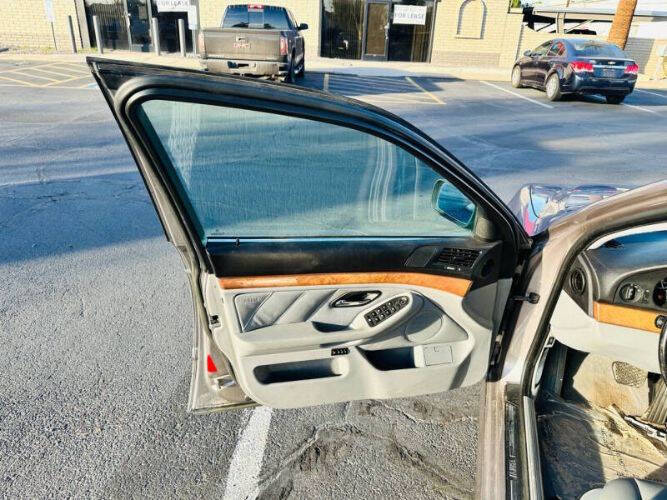 2001 BMW 5 Series 525i