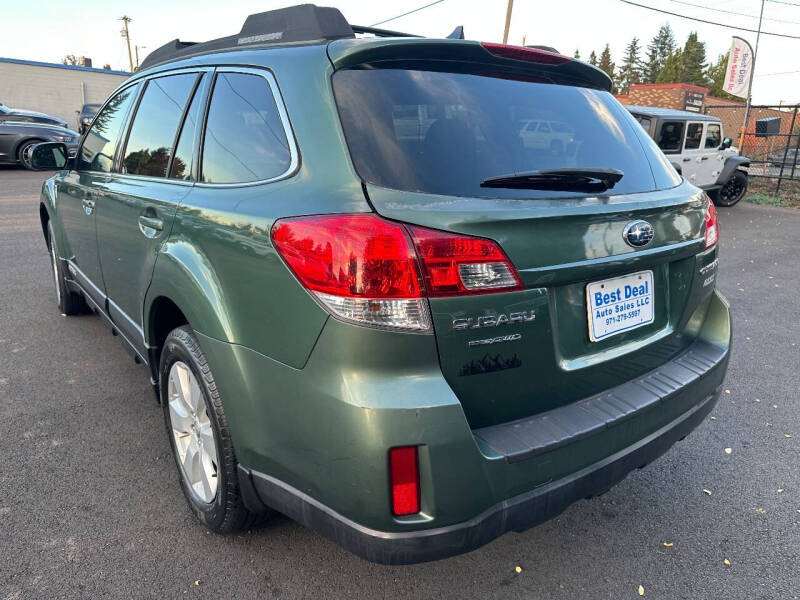 2011 Subaru Outback I Premium photo 9