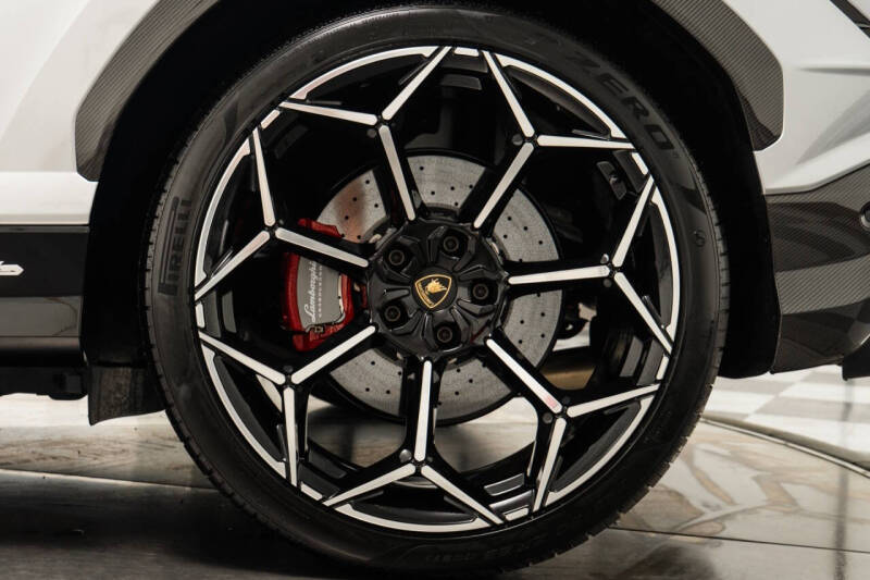 2024 Lamborghini Urus Performante