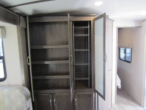 2019 Winnebago MInnie Plus Series 29DDBH