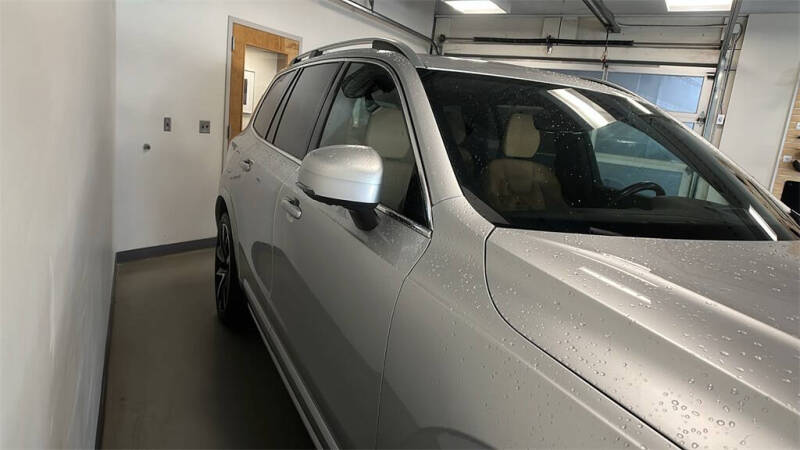 2019 Volvo XC90 T6 Momentum