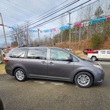 2015 Toyota Sienna XLE 8-Passenger