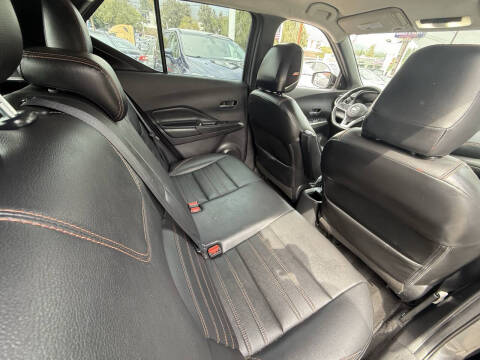 2019 Nissan Kicks SR