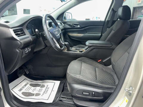 2017 GMC Acadia SLE-2
