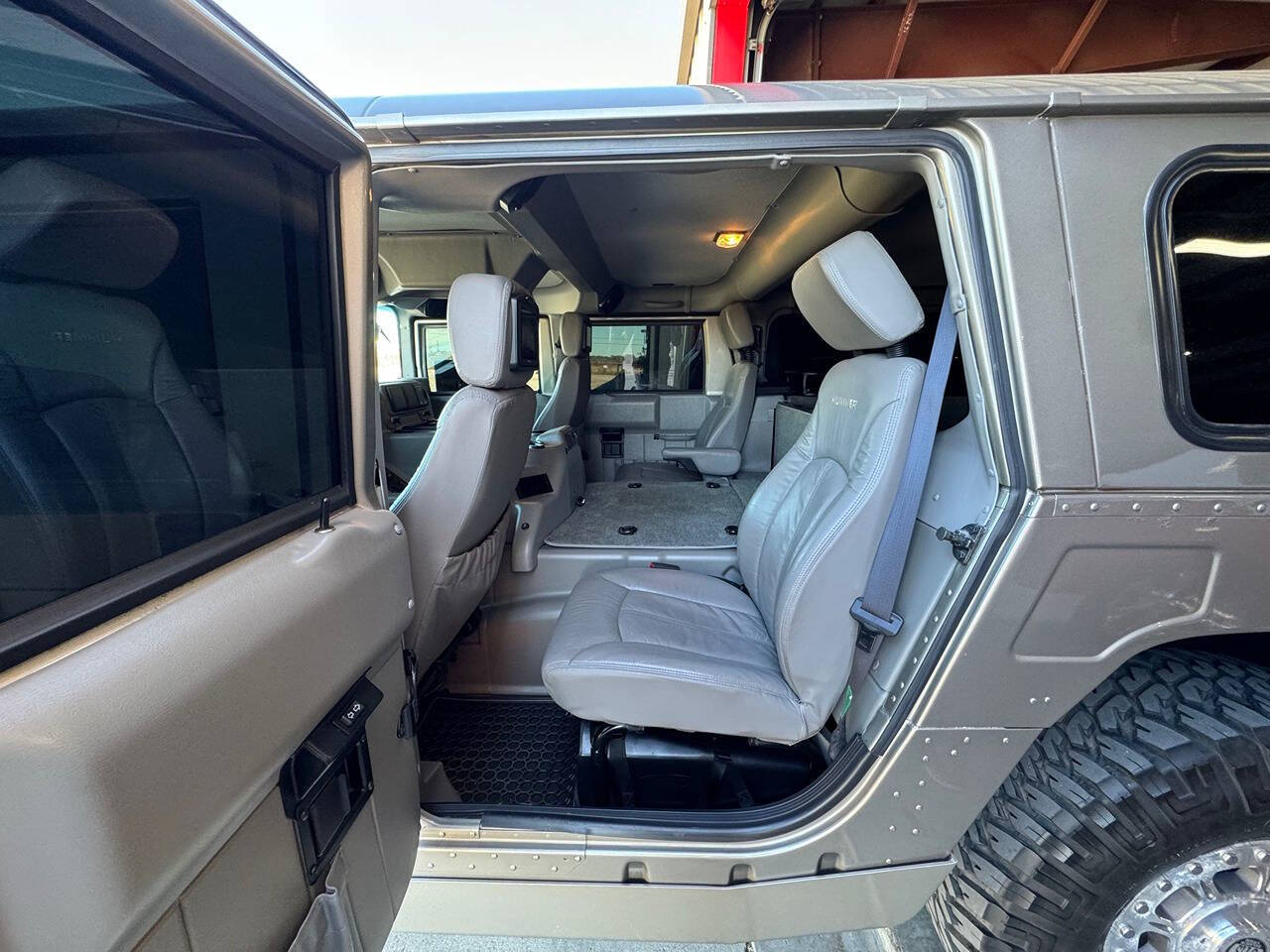 2003 HUMMER H1 for sale at Carnival Car Company in Victoria, TX