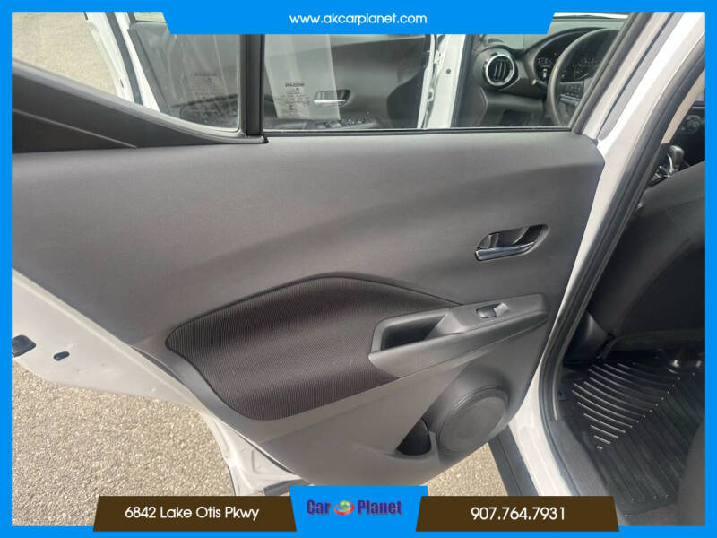 2022 Nissan Kicks SV