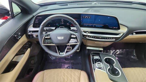 2025 Cadillac LYRIQ Luxury 3