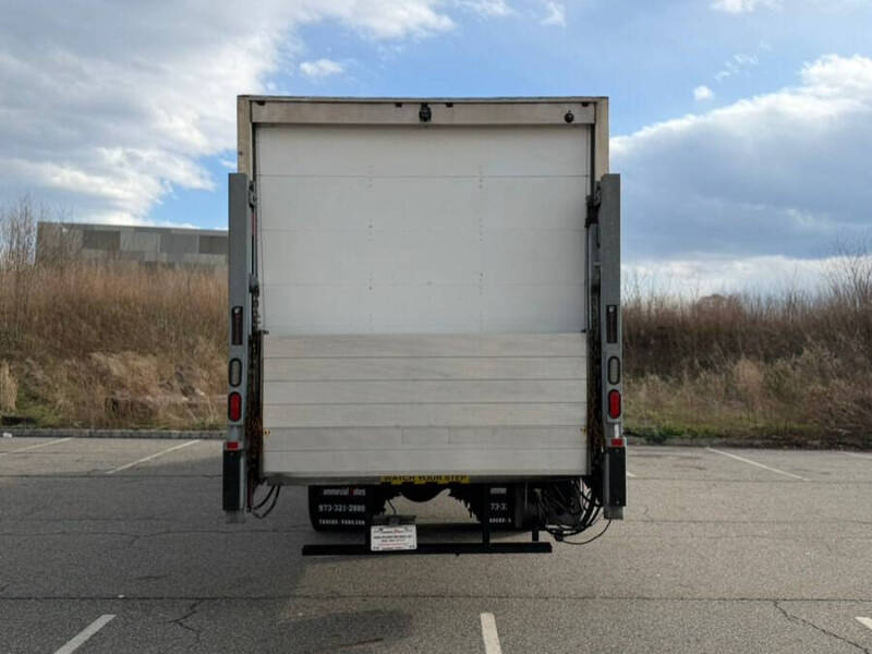 2020 Freightliner M2 106