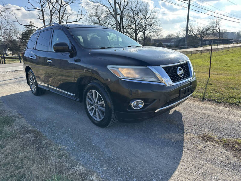 2015 Nissan Pathfinder SL's photo