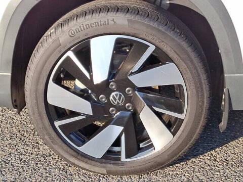 2024 Volkswagen Taos SEL 4Motion