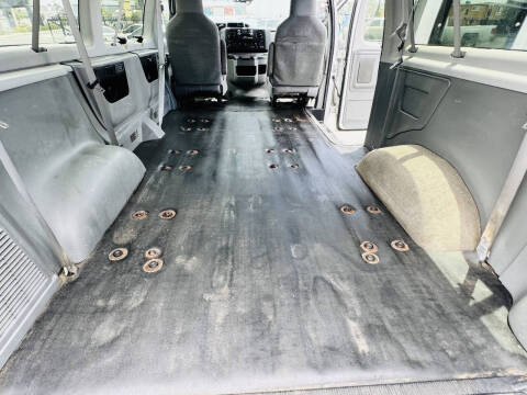 2013 Ford E-Series E-350 SD XL