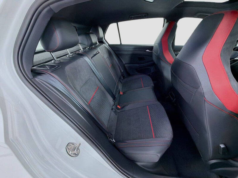 2026 Volkswagen Golf GTI SE