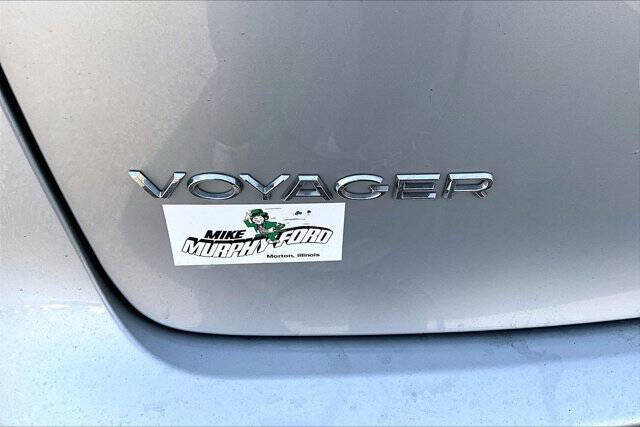 2022 Chrysler Voyager LX