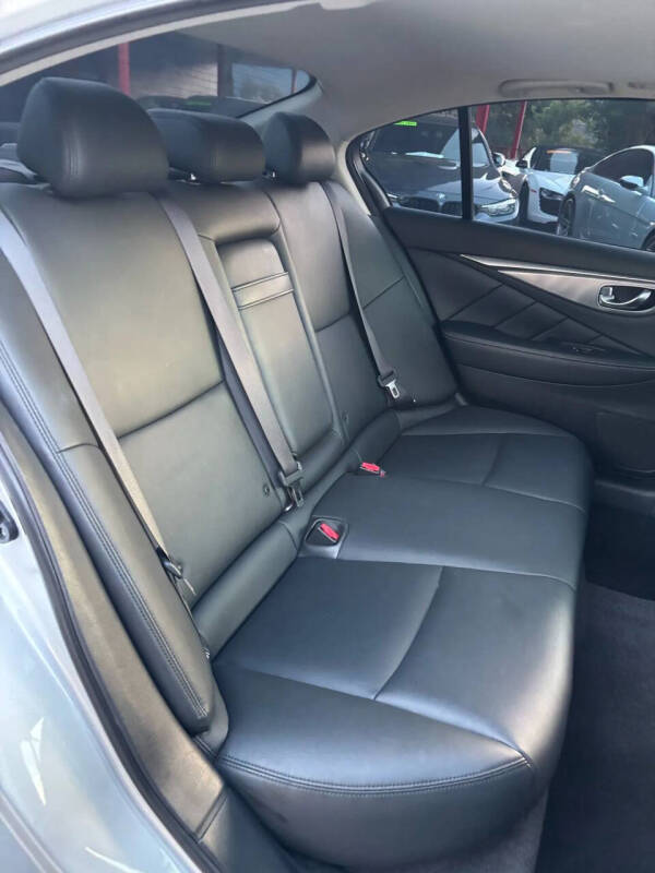 2015 Infiniti Q50 Premium