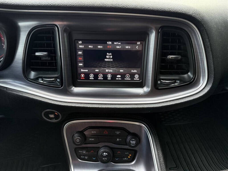 2018 Dodge Challenger SXT