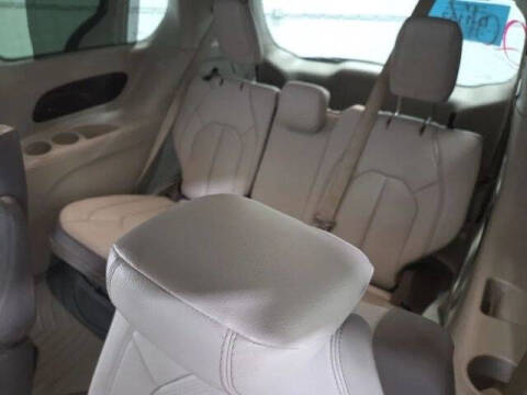 2017 Chrysler Pacifica Touring-L Plus