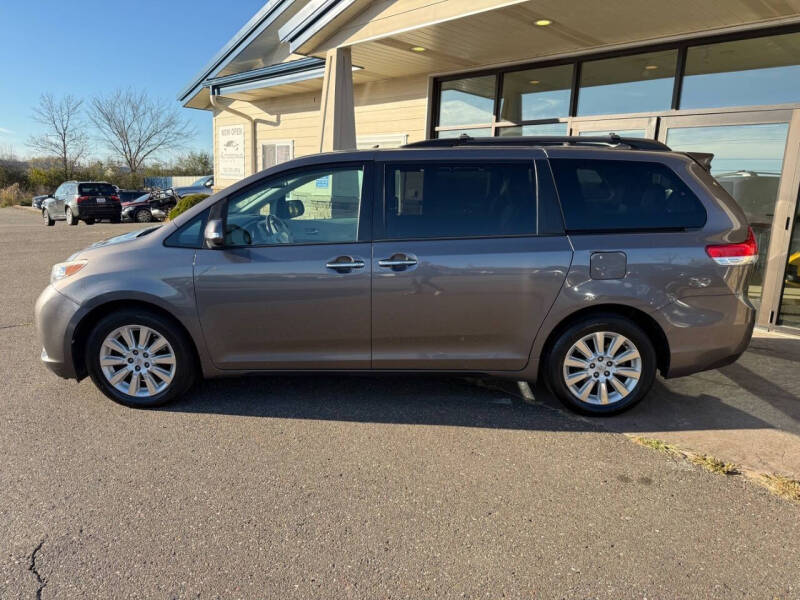 2014 Toyota Sienna Limited 7-Passenger