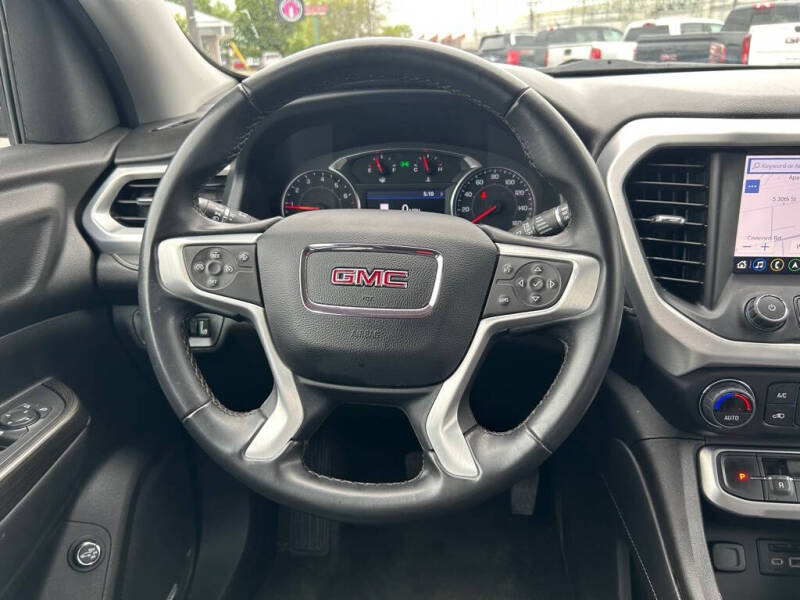 2023 GMC Acadia SLT