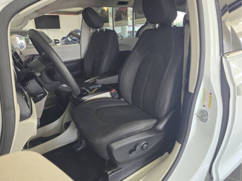 2018 Chrysler Pacifica Touring Plus