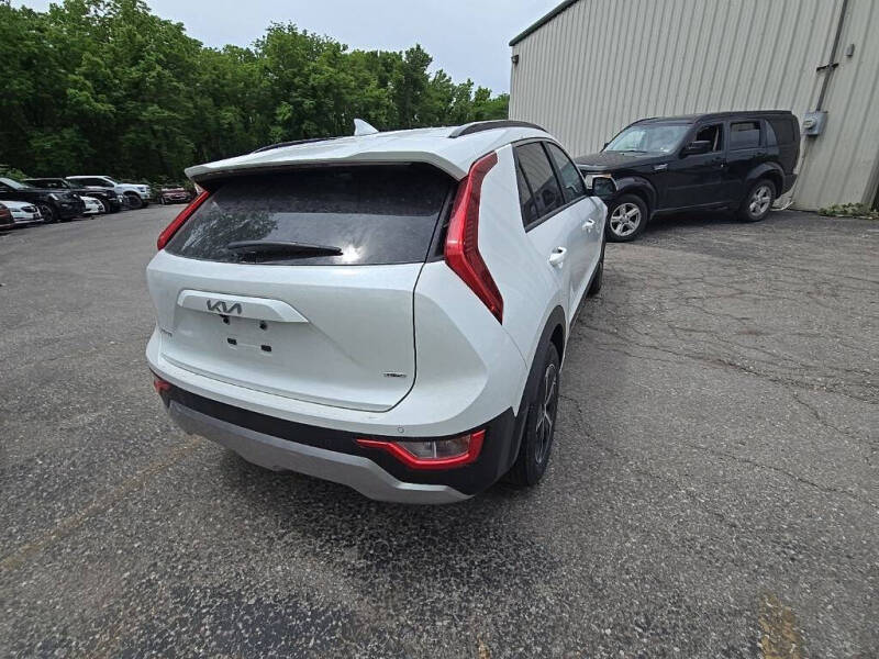 2024 Kia Niro EX