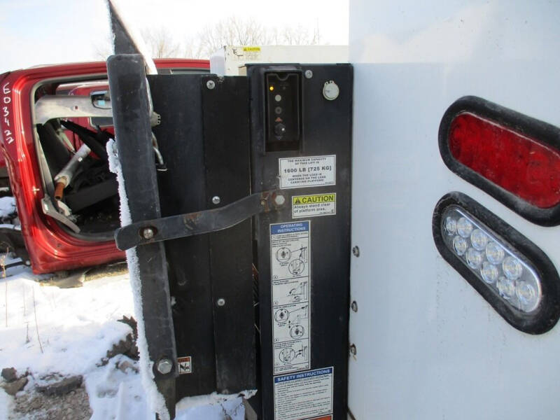 2016 Maxon Liftgate C2 Utility Box