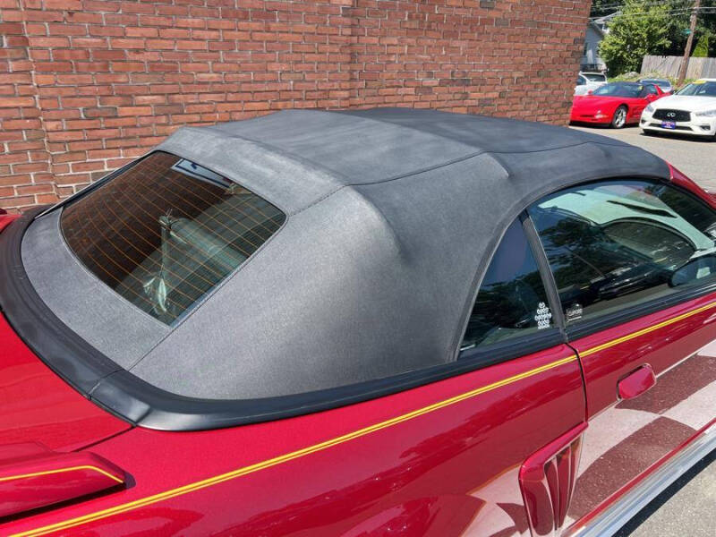 2004 Ford Mustang GT Deluxe