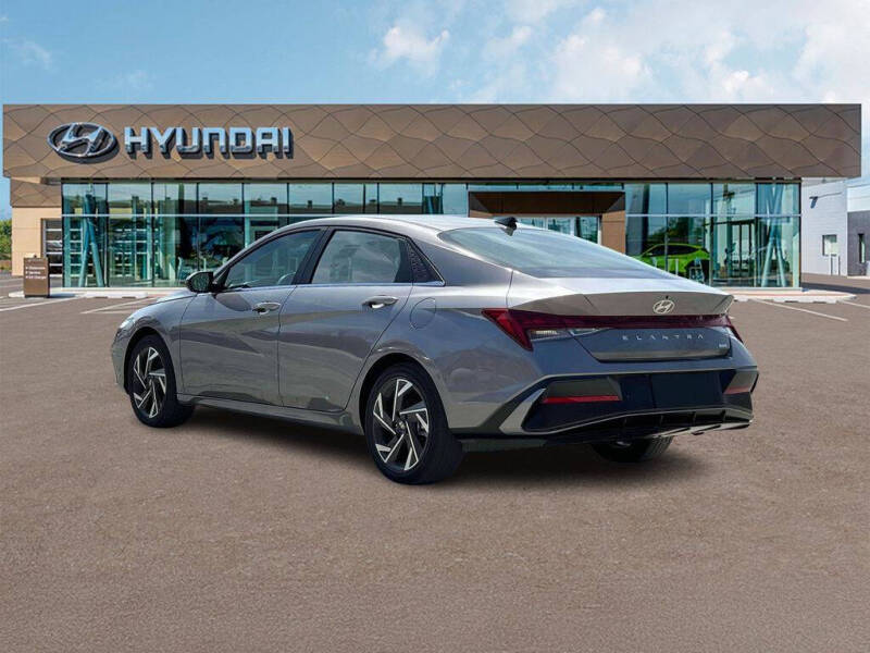 2025 Hyundai Elantra Hybrid Limited