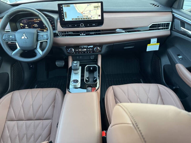 2025 Mitsubishi Outlander SEL