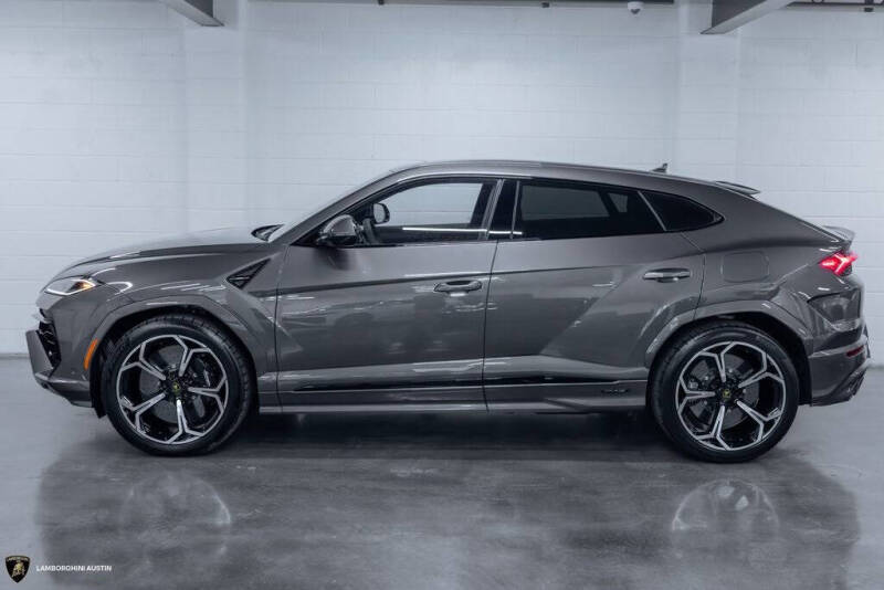 2025 Lamborghini Urus SE