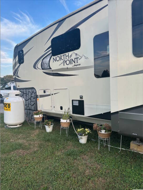 2020 Jayco North Point 383FKWS
